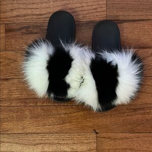 Women's Black and White Fur Slippers